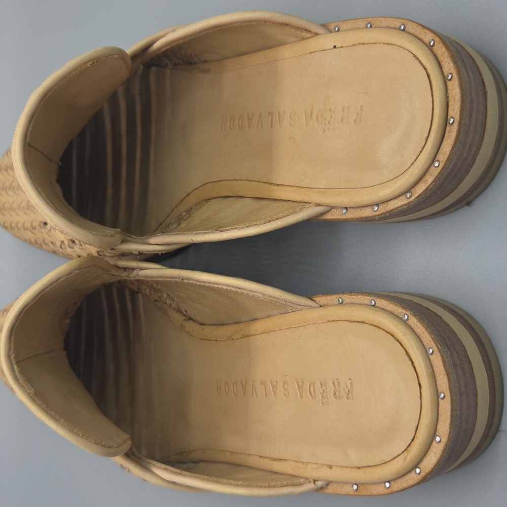 Freda Salvador Keen Mule Woven Tan Slip-On - Picture 5 of 16